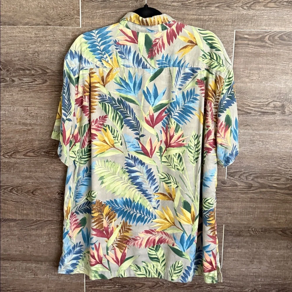 Tommy Bahama shirt EUC - Picture 4 of 4